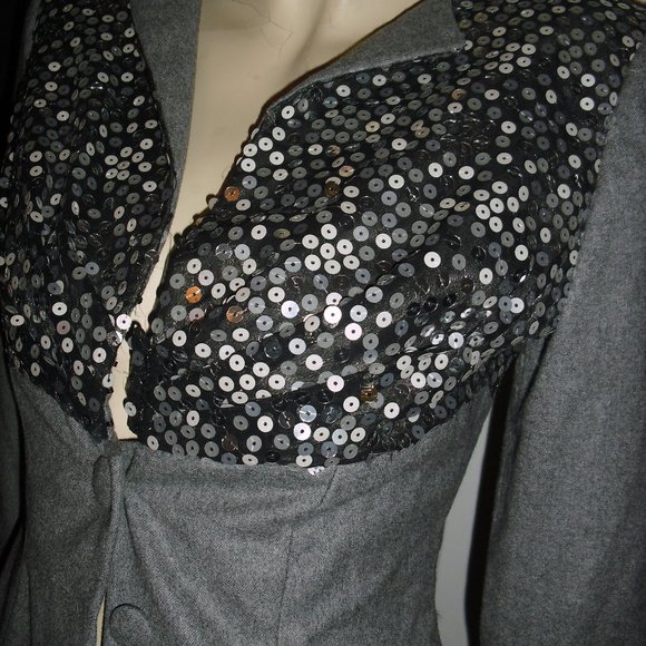 Bergdorf Goodman,Fifth Ave.,NY,,gray blazer,sequins,covered buttonspadded,UNIQUE - Picture 1 of 5